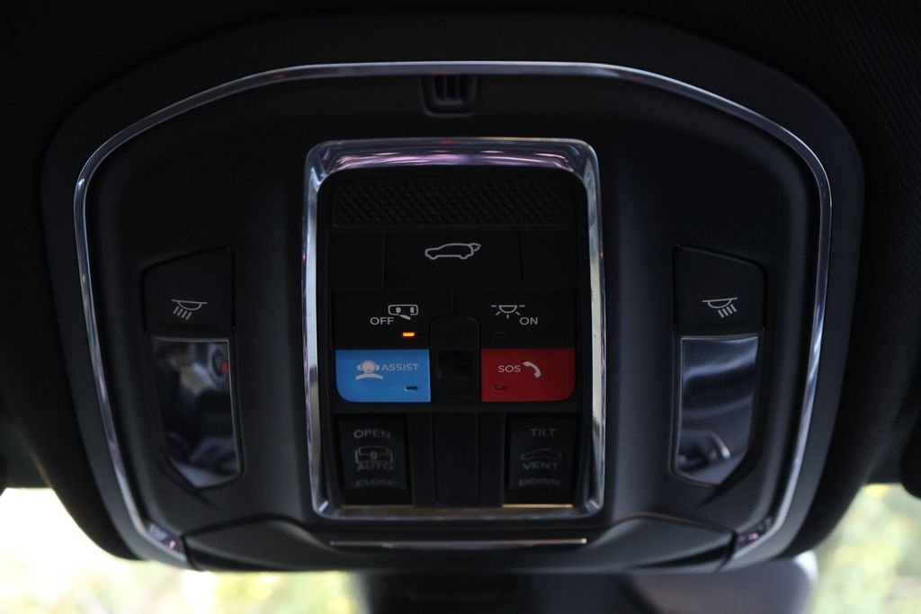 2023 Jeep Grand Cherokee Altitude - Photo 27