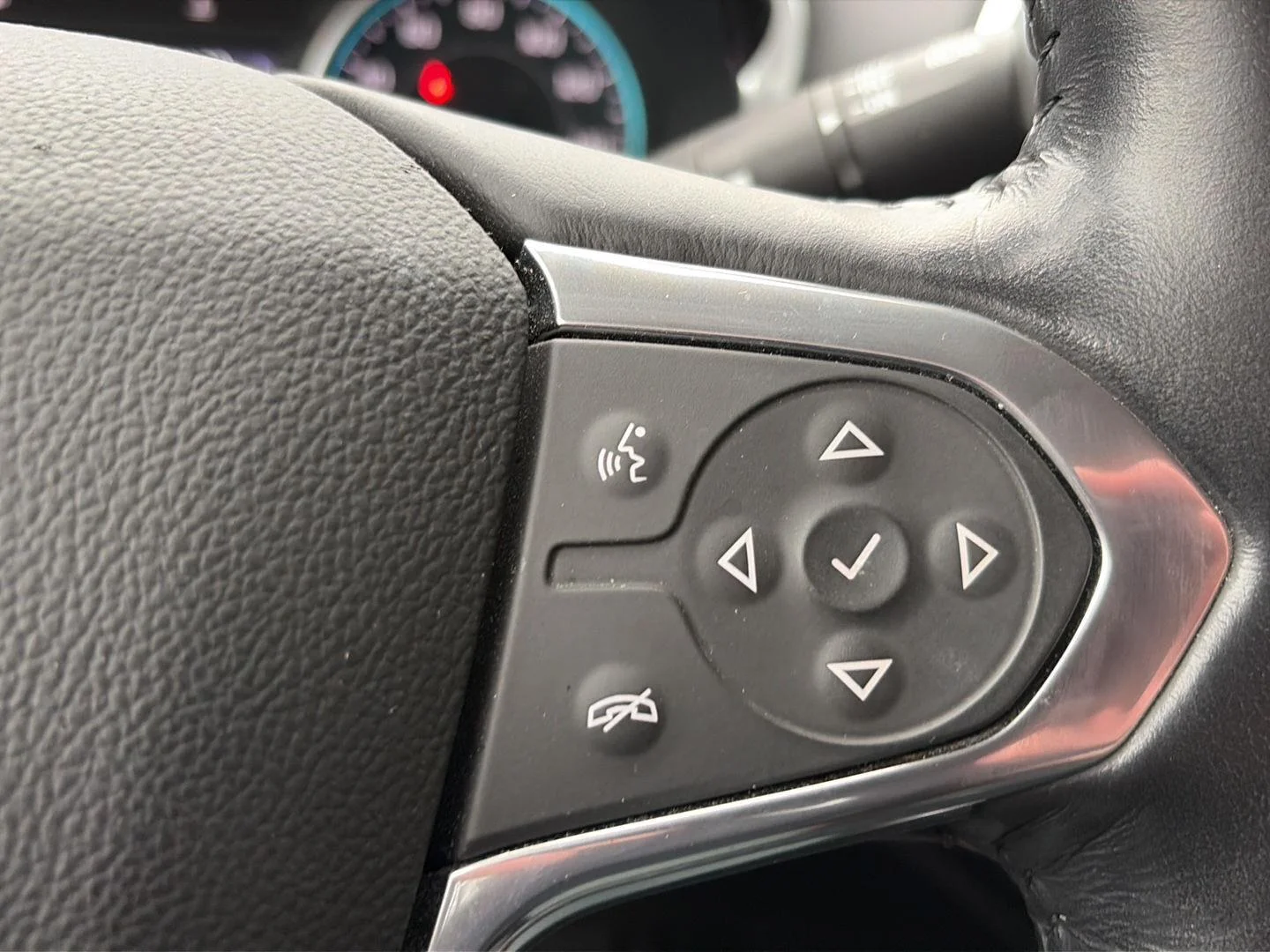 Used 2021 Silver Ice Metallic Chevrolet RS image 17