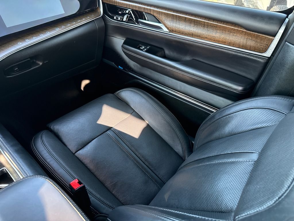 Used 2022 Black Jeep Series I image 17