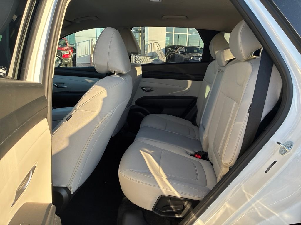 Used 2025 White Hyundai SEL image 20
