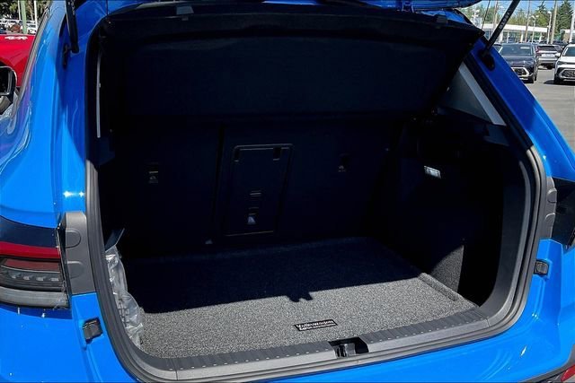 2025 Volkswagen Taos SE Black - Photo 24