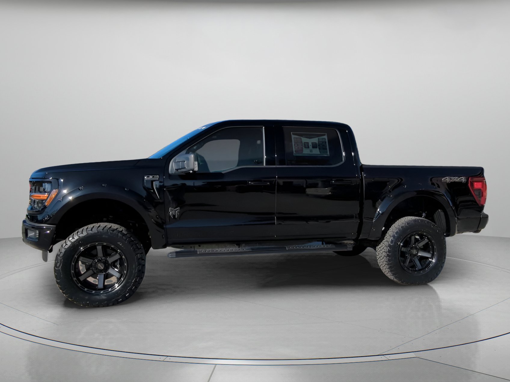 New 2026 Agate Black Metallic Ford XLT image 9