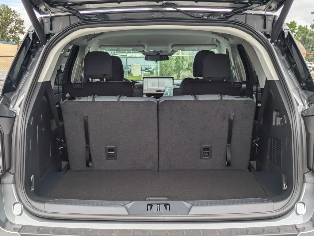 New 2026 Carbonized Gray Metallic Ford Active image 13