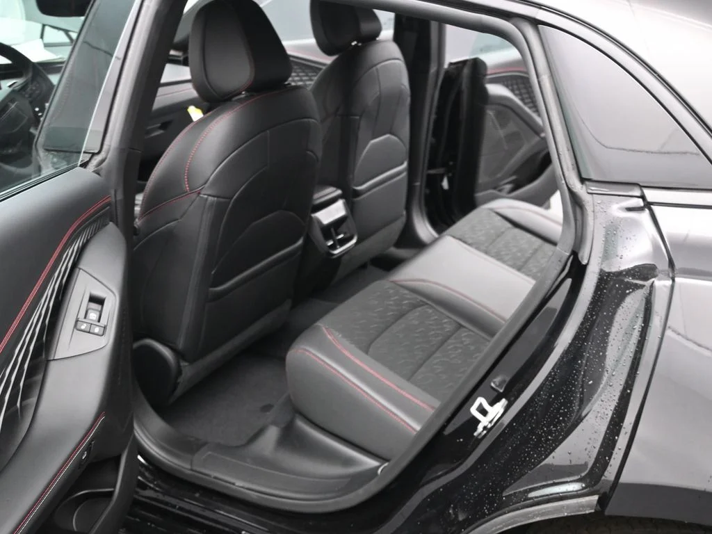 New 2026 Diamond Black Crystal Pearlcoat Dodge Scat Pack image 18