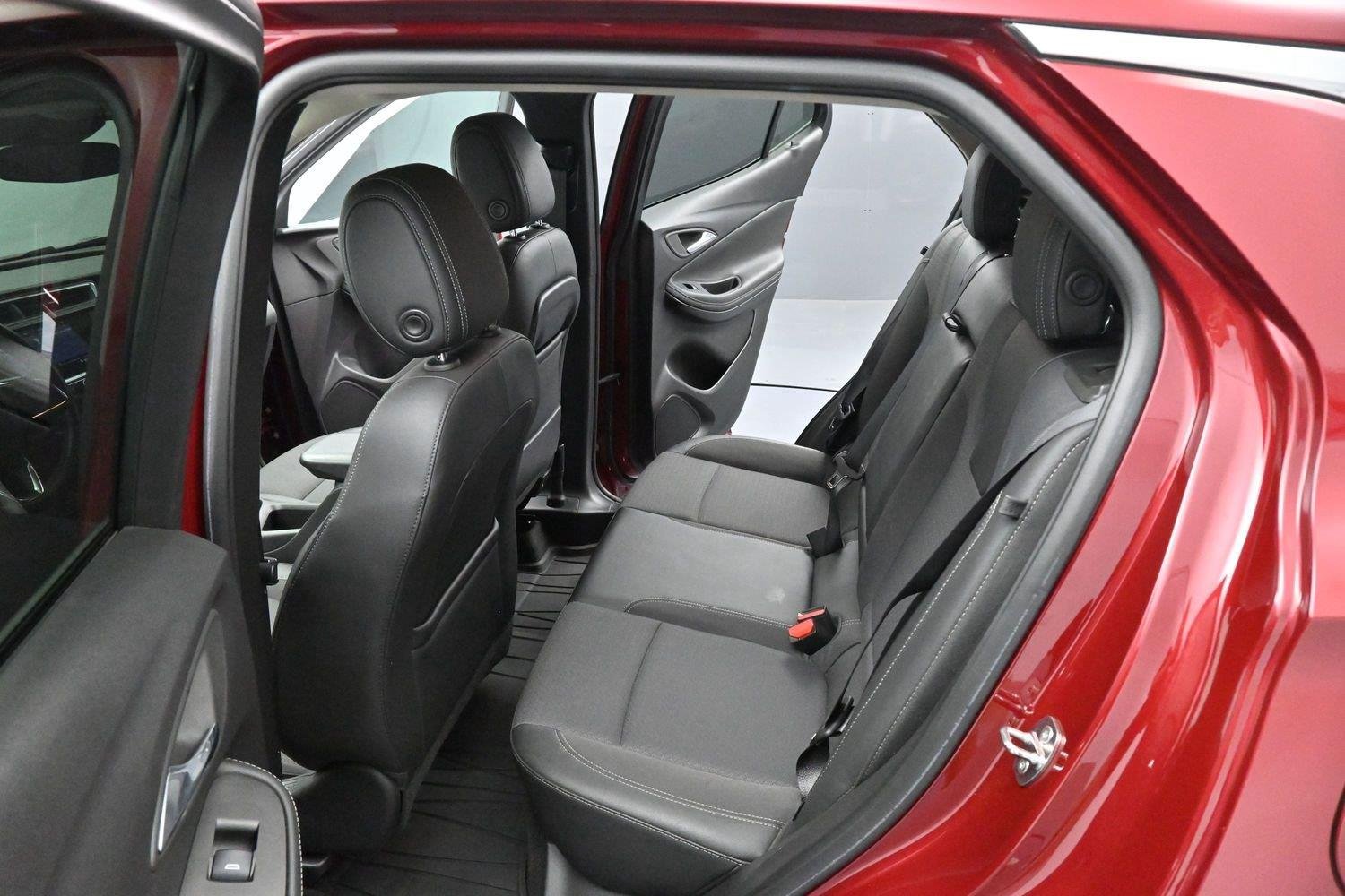 Used 2022 Cinnabar Metallic Buick Select image 27