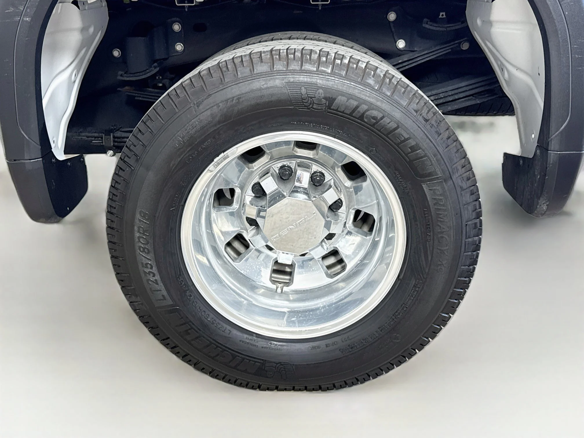 Used 2024 Summit White GMC Denali DRW image 34