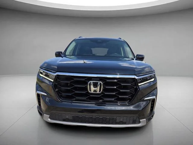 Certified Used 2024 Crystal Black Pearl Honda Touring image 8