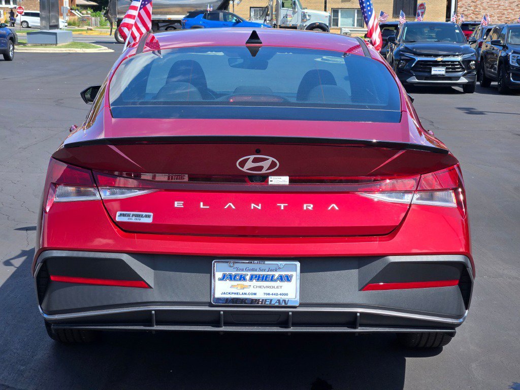 2025 Hyundai Elantra SEL - Photo 12