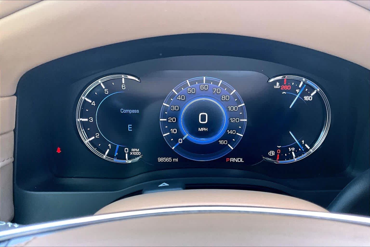 Used 2020 Crystal White Tricoat Cadillac Platinum image 26