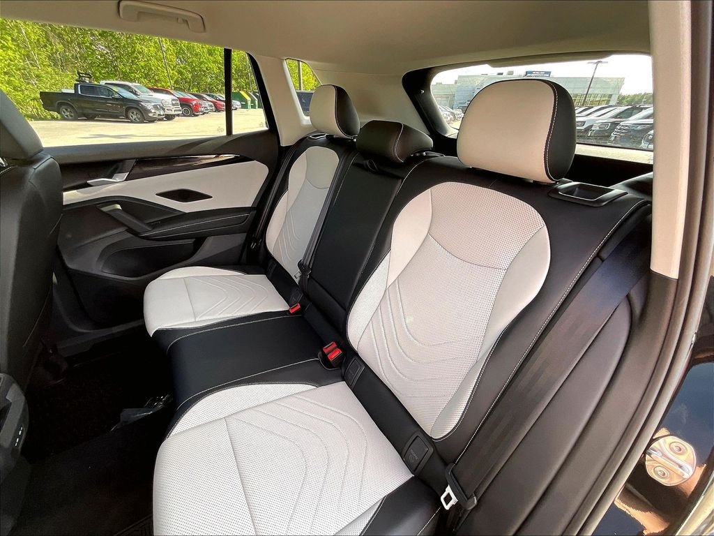 New 2026 Deep Black Pearl Volkswagen 2.0T SE image 15