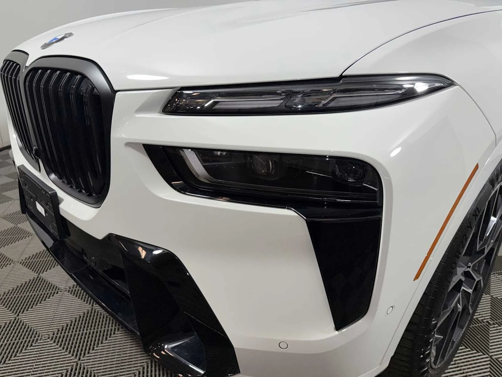 2026 BMW X7 40i - Photo 27