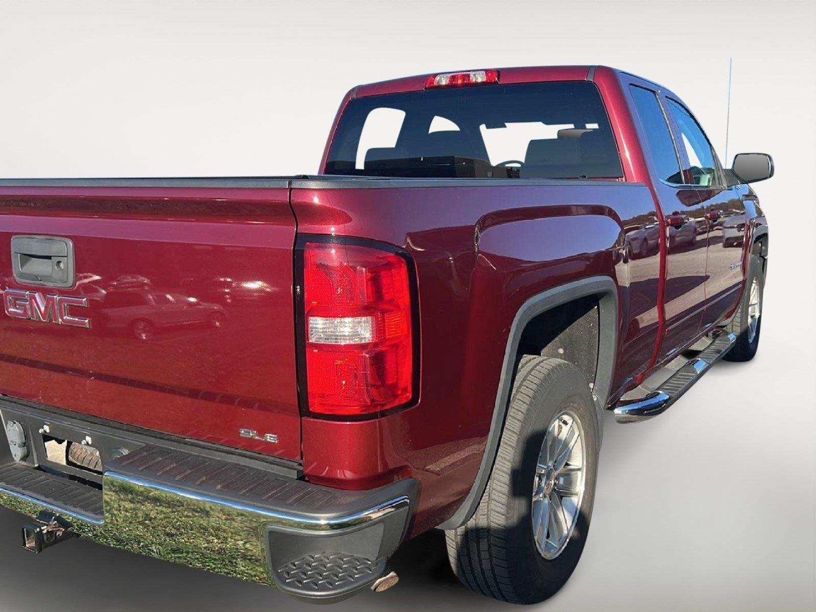 Used 2015 Sonoma Red Metallic GMC SLE image 4