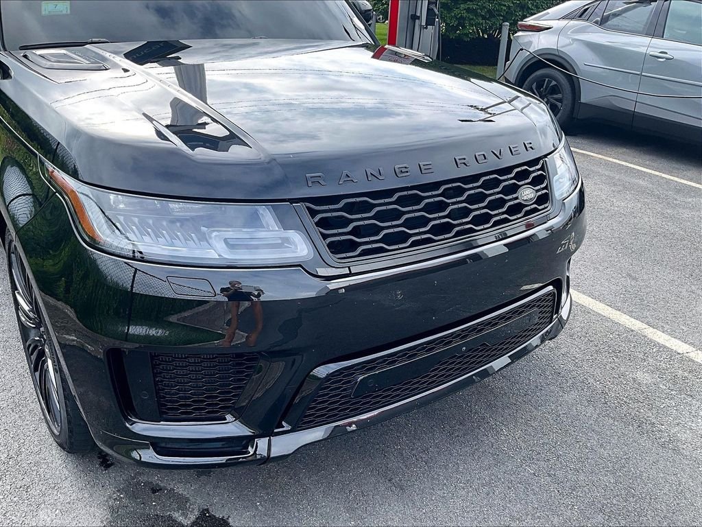 Used 2021 Black Land Rover HSE Dynamic image 8