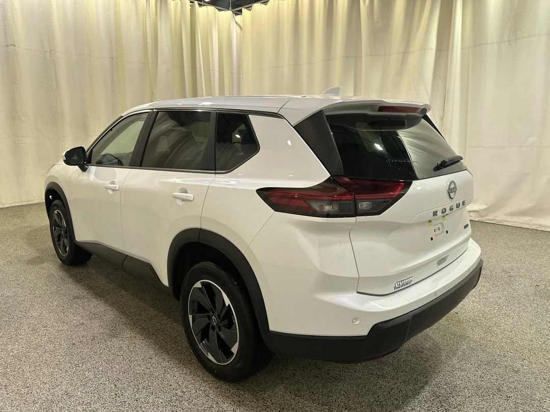 2026 Nissan Rogue SV - Photo 9