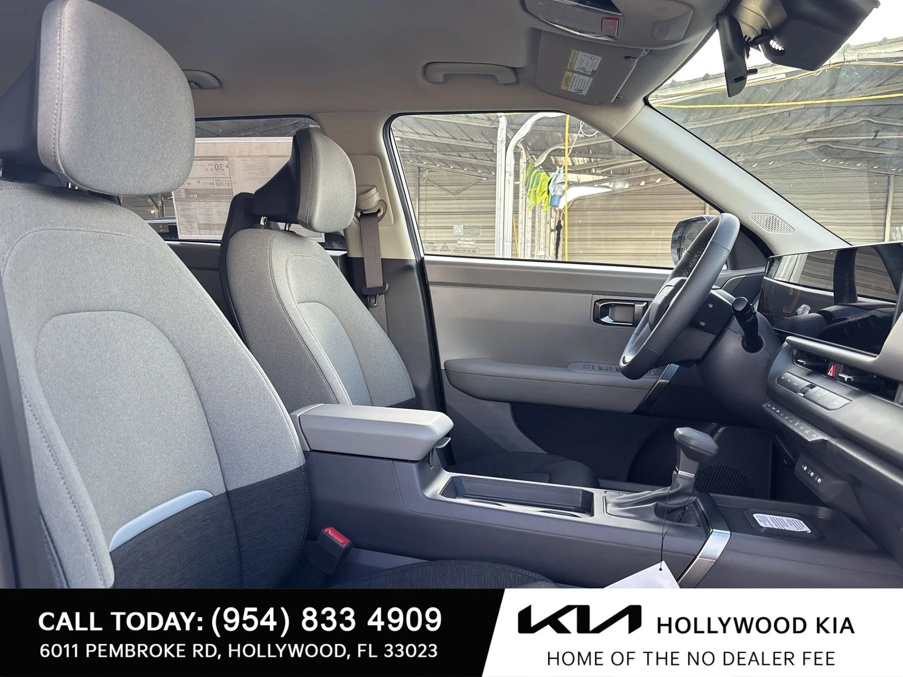 New 2027 Pale Gray Kia S image 23