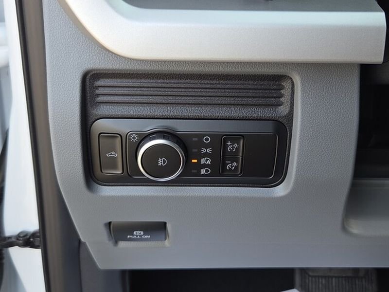 New 2026 Oxford White Ford F-250® XL image 27