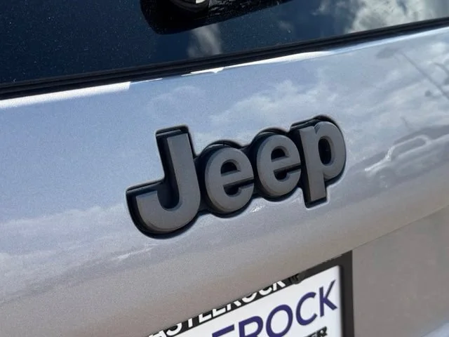 Used 2020 Silver Jeep Trailhawk 4x4 image 20