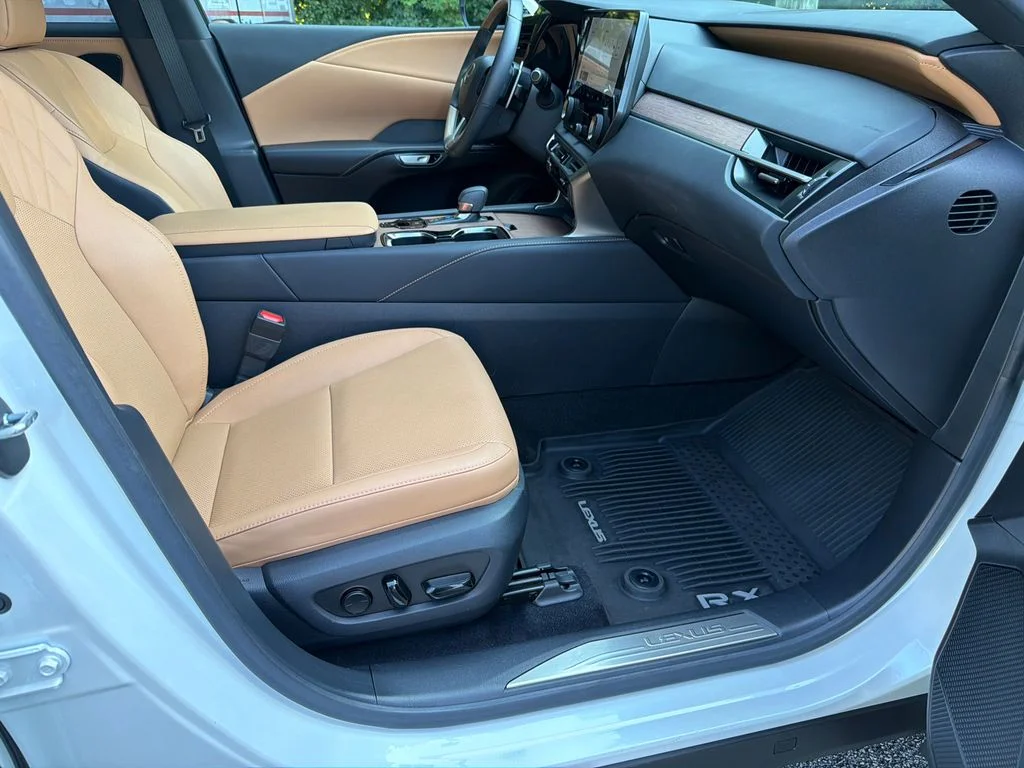 Used 2023 White Lexus 350 Premium image 13