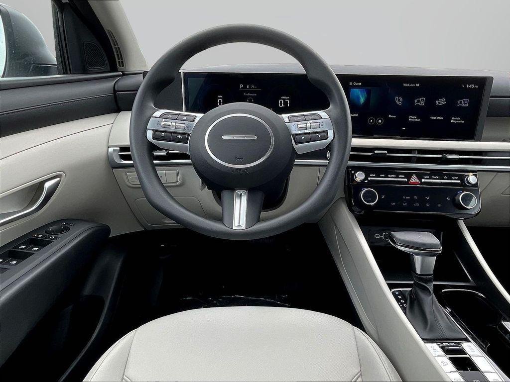 New 2026 White Hyundai SEL AWD image 16