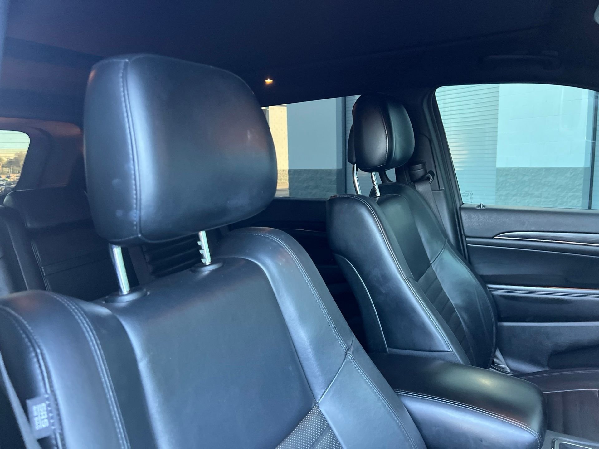 Used 2019 Blue Jeep Limited image 24