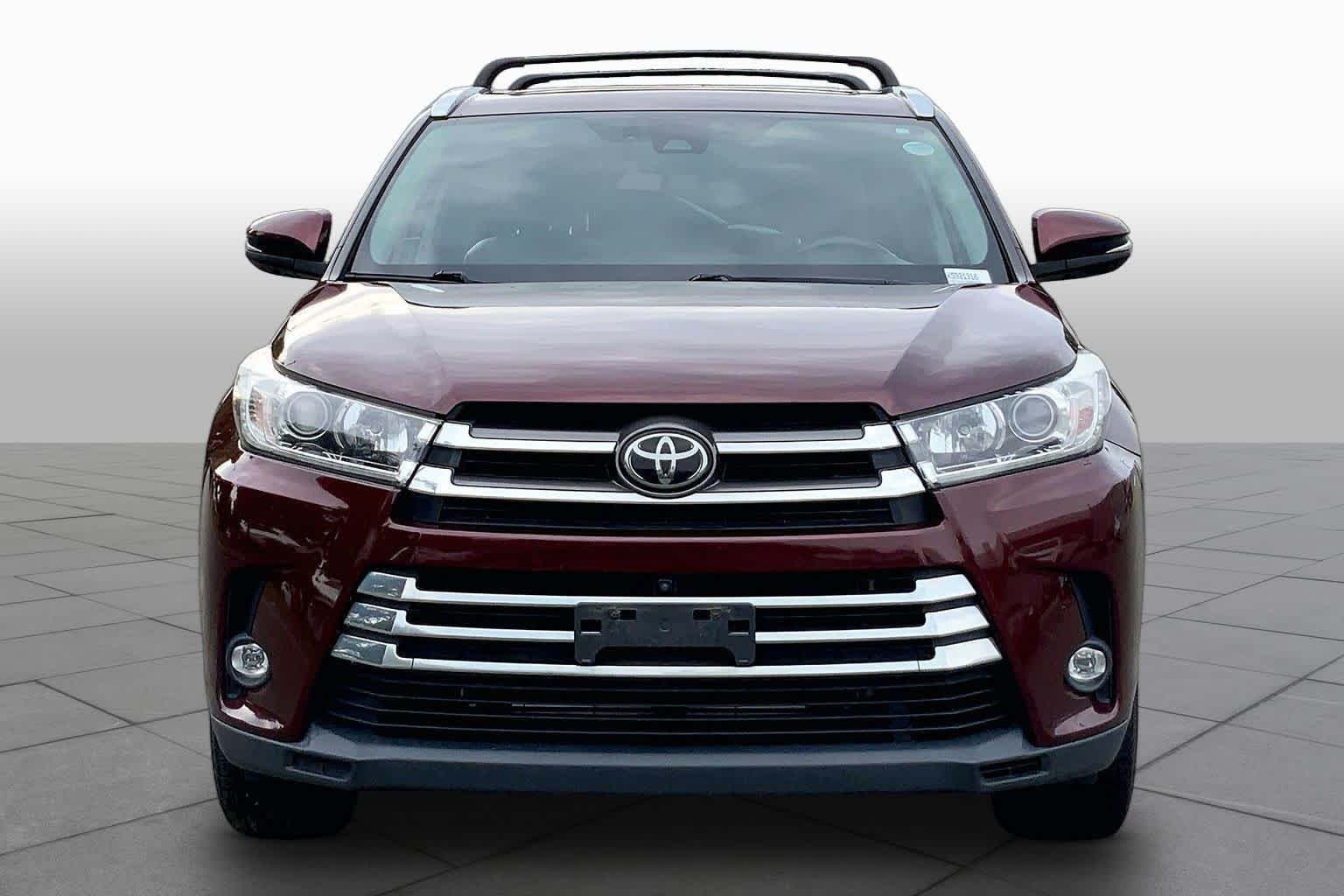 Used 2019 Ooh La La Rouge Mica Toyota Limited Platinum image 4