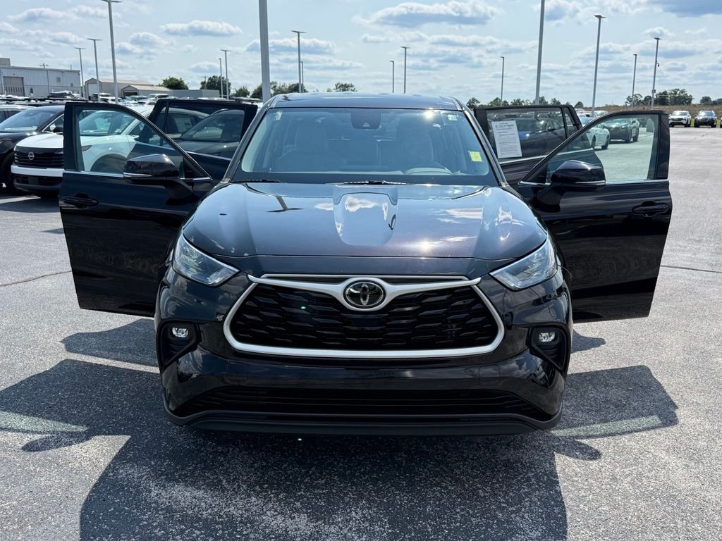 Used 2022 Brown Toyota LE image 34