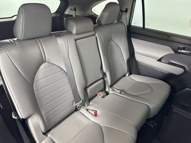 Used 2023 Silver Toyota XLE image 29