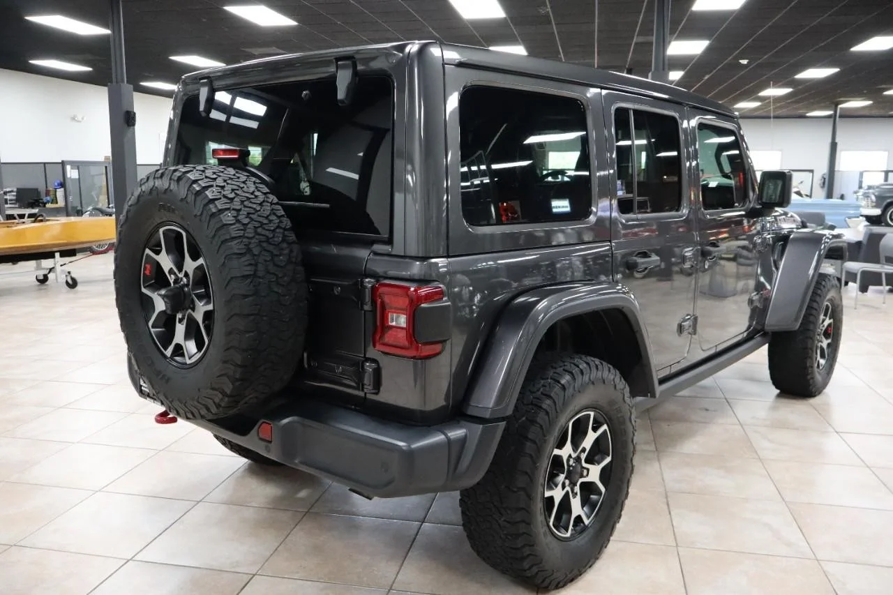 Used 2020 Granite Crystal Metallic Clear Coat Jeep Rubicon image 5