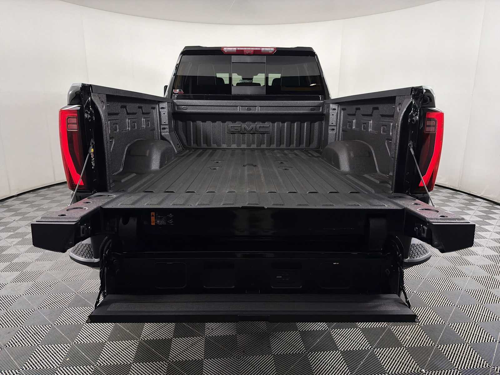 2026 GMC Sierra 2500HD Denali Ultimate - Photo 16