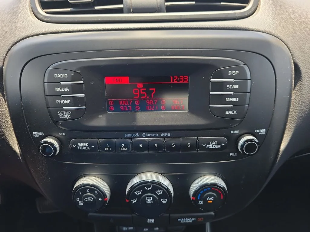Used 2016 Titanium Gray Kia Base image 22