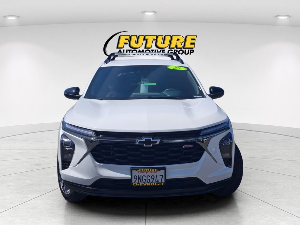 Used 2025 White Chevrolet 2RS image 2