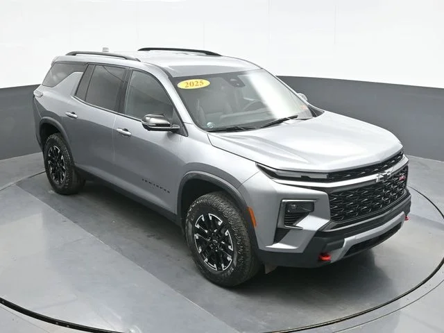 Used 2025 Gray Chevrolet Z71 image 14