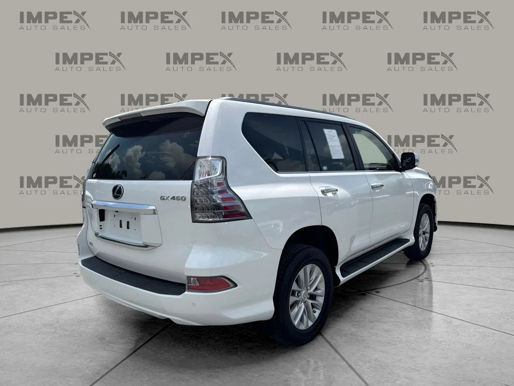 Used 2021 White Lexus 460 image 3