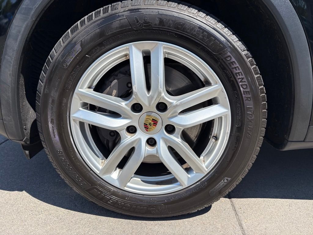Used 2015 Black Porsche Diesel image 11