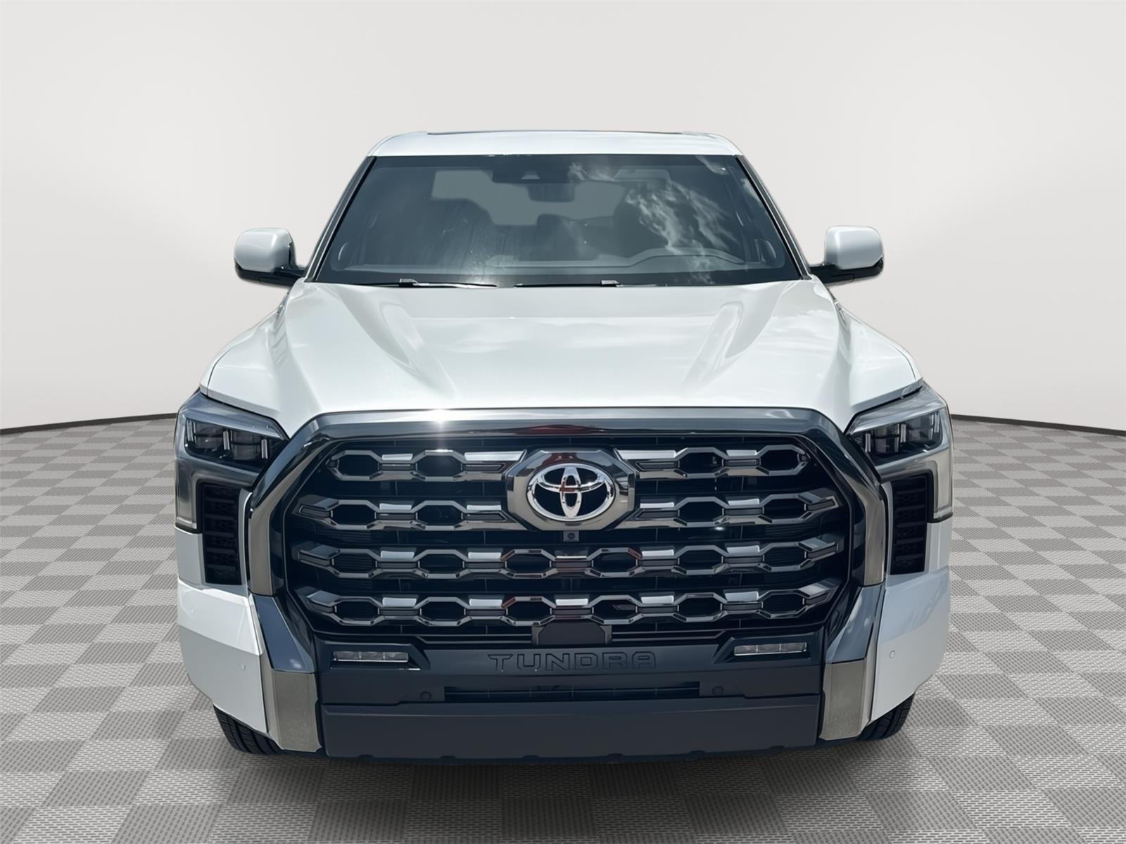 New 2026 Wind Chill Pearl <sup>1</sup> Toyota Tundra Platinum image 2