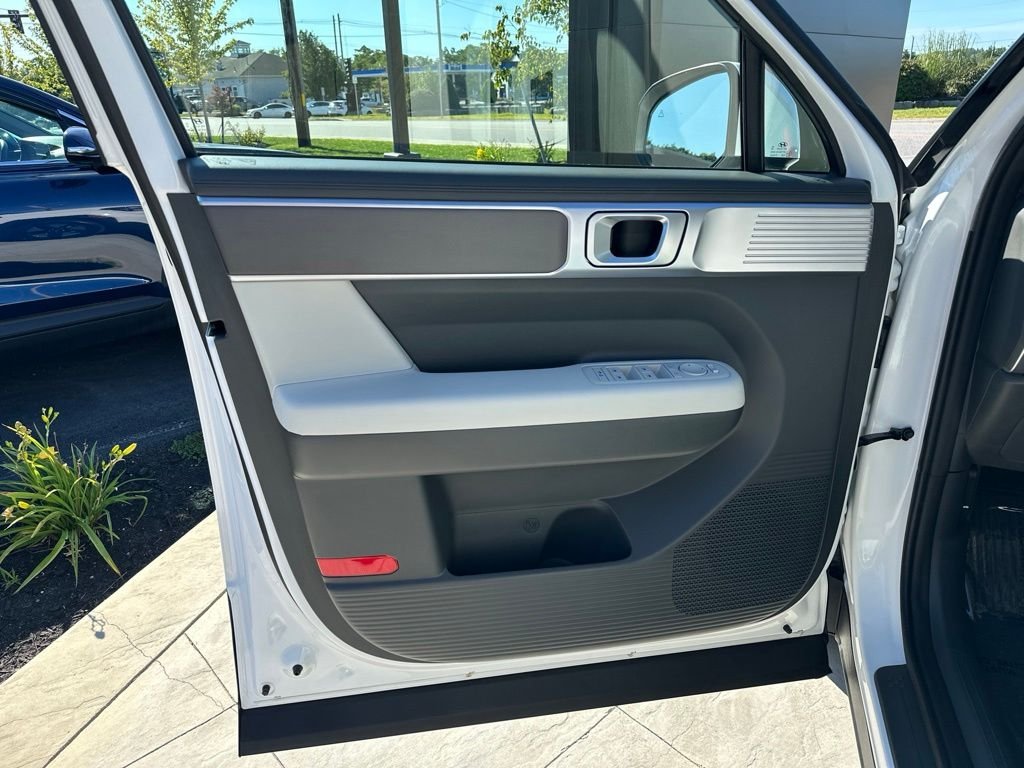Used 2026 White Hyundai SE image 9