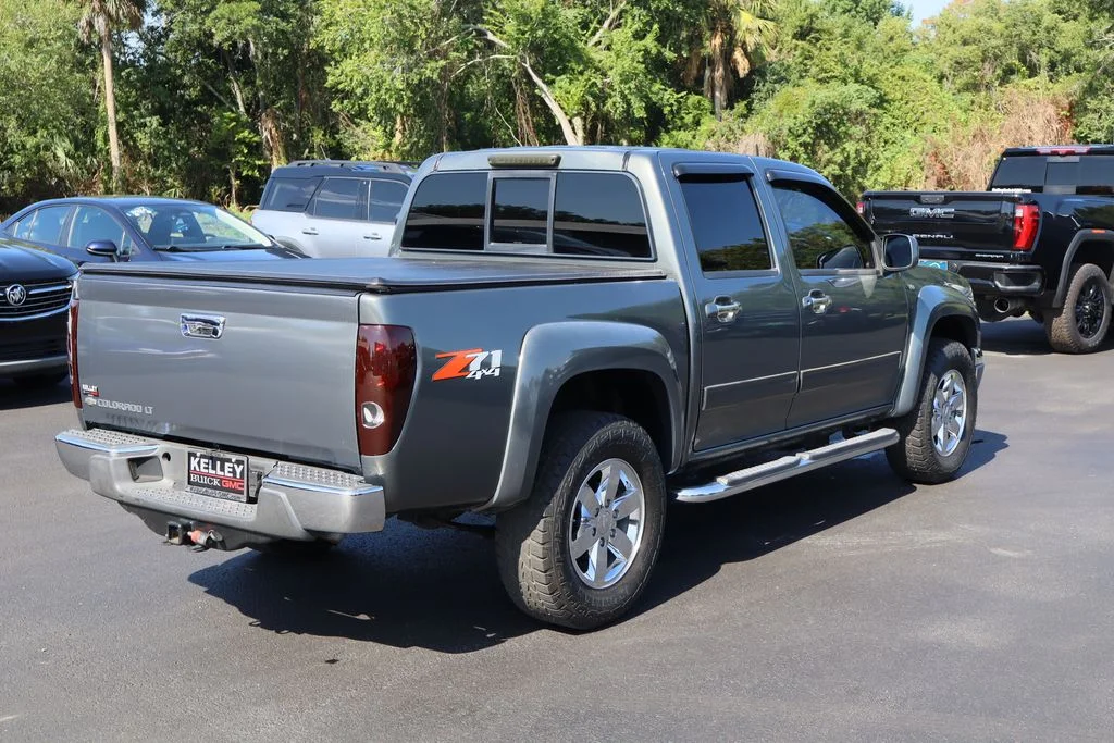 Used 2011 Gray Chevrolet 2LT image 9