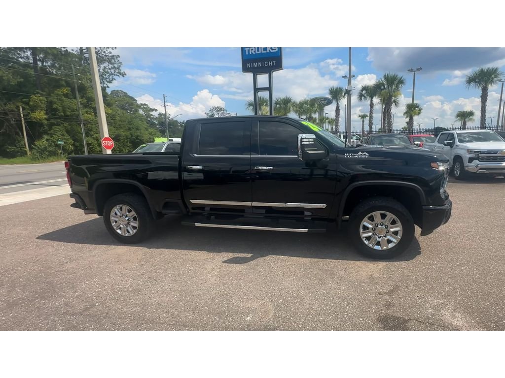 Used 2024 Black Chevrolet High Country image 5