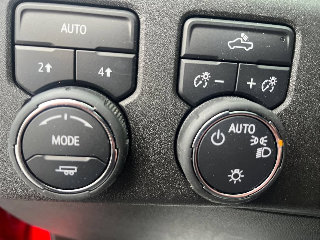 2025 Chevrolet Silverado 1500 LT - Photo 15