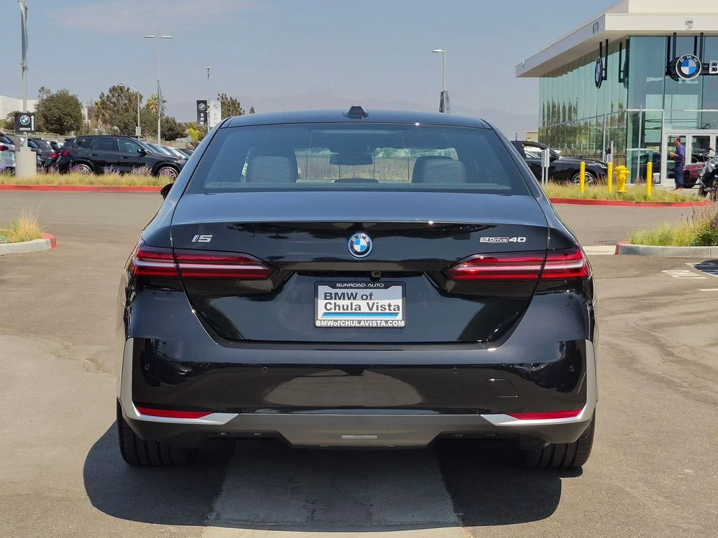 New 2027 Black BMW eDrive40 image 7