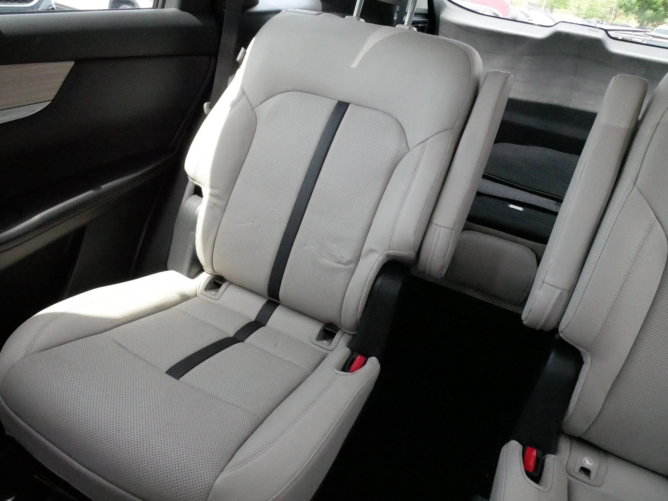 Used 2024 Jet Black Mica Mazda Preferred image 12