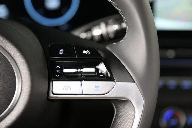 2025 Hyundai Elantra Limited - Photo 38
