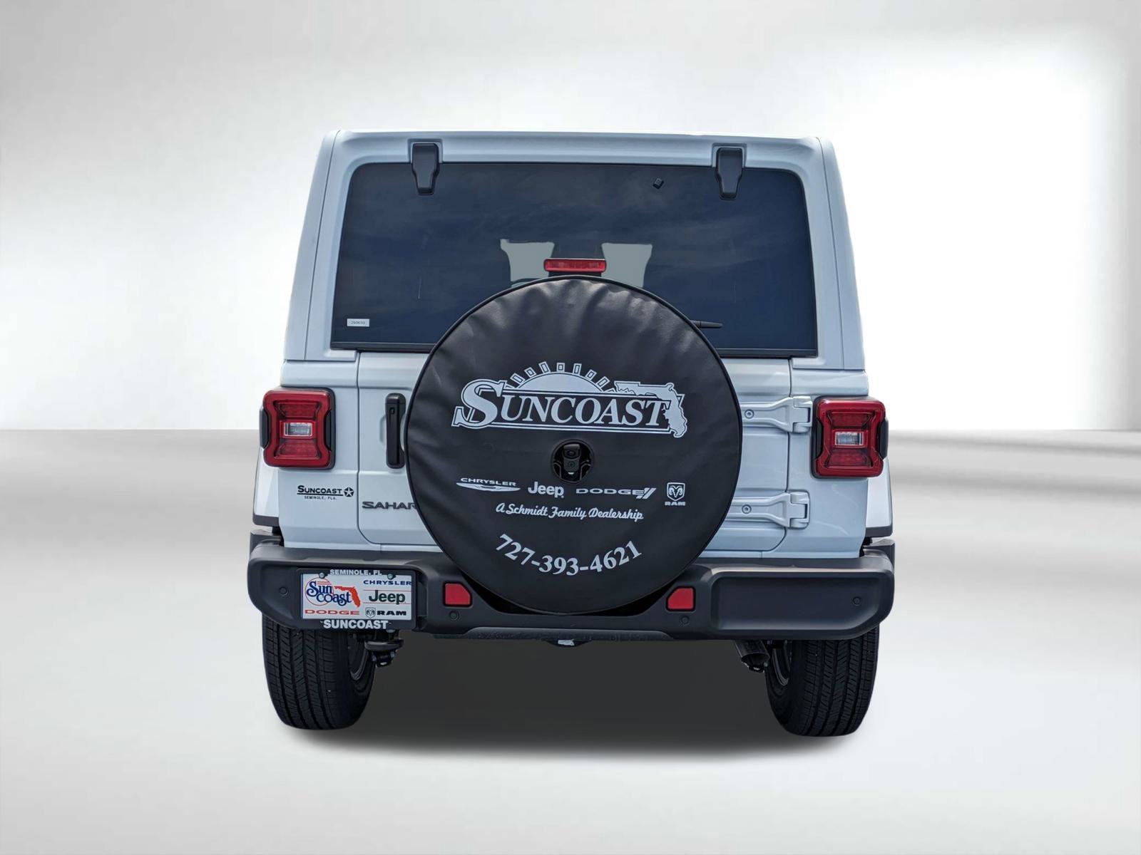 New 2026 Bright White Clear-Coat Exterior Paint Jeep Sahara image 5