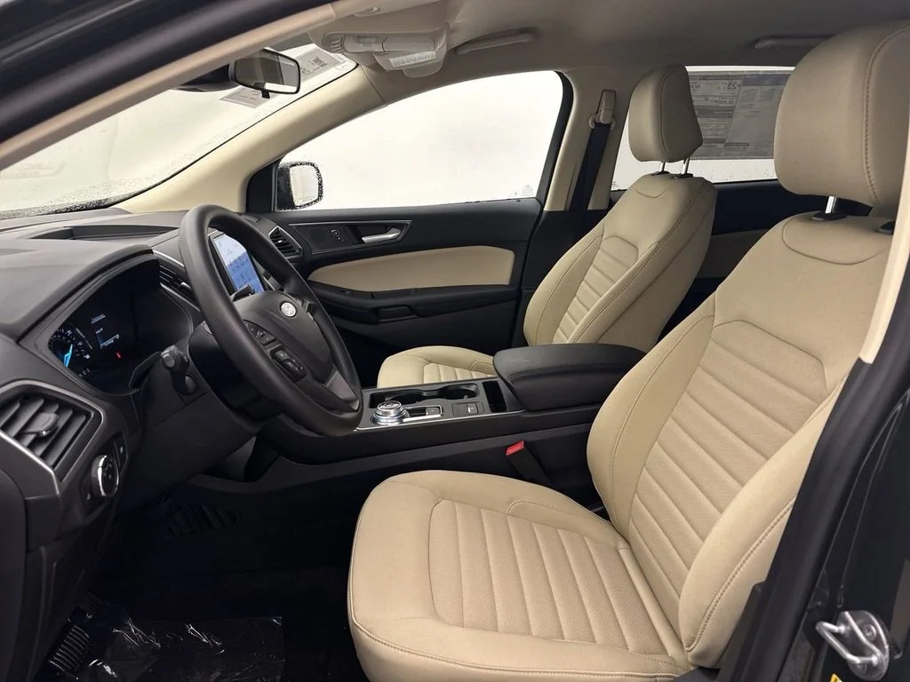 New 2024 Green Ford SE image 21