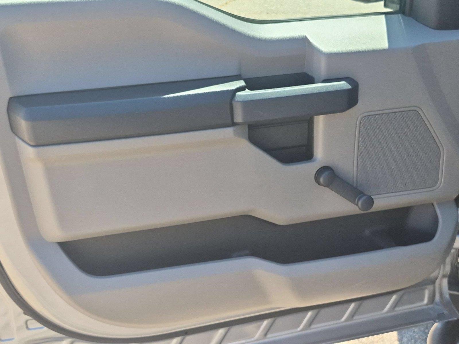 Used 2020  Ford XL image 14