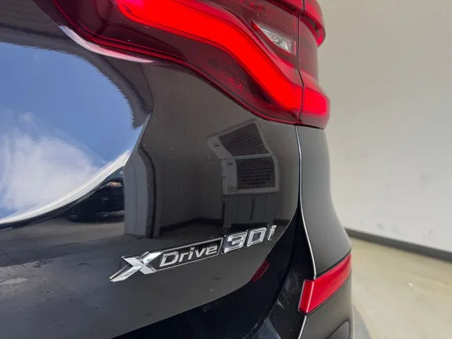 Used 2020 Jet Black BMW xDrive30i image 45