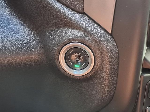 Used 2025 White Chevrolet Custom Trail Boss image 21
