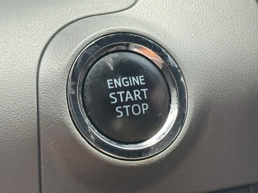 Used 2019 Beige Toyota XLE image 24
