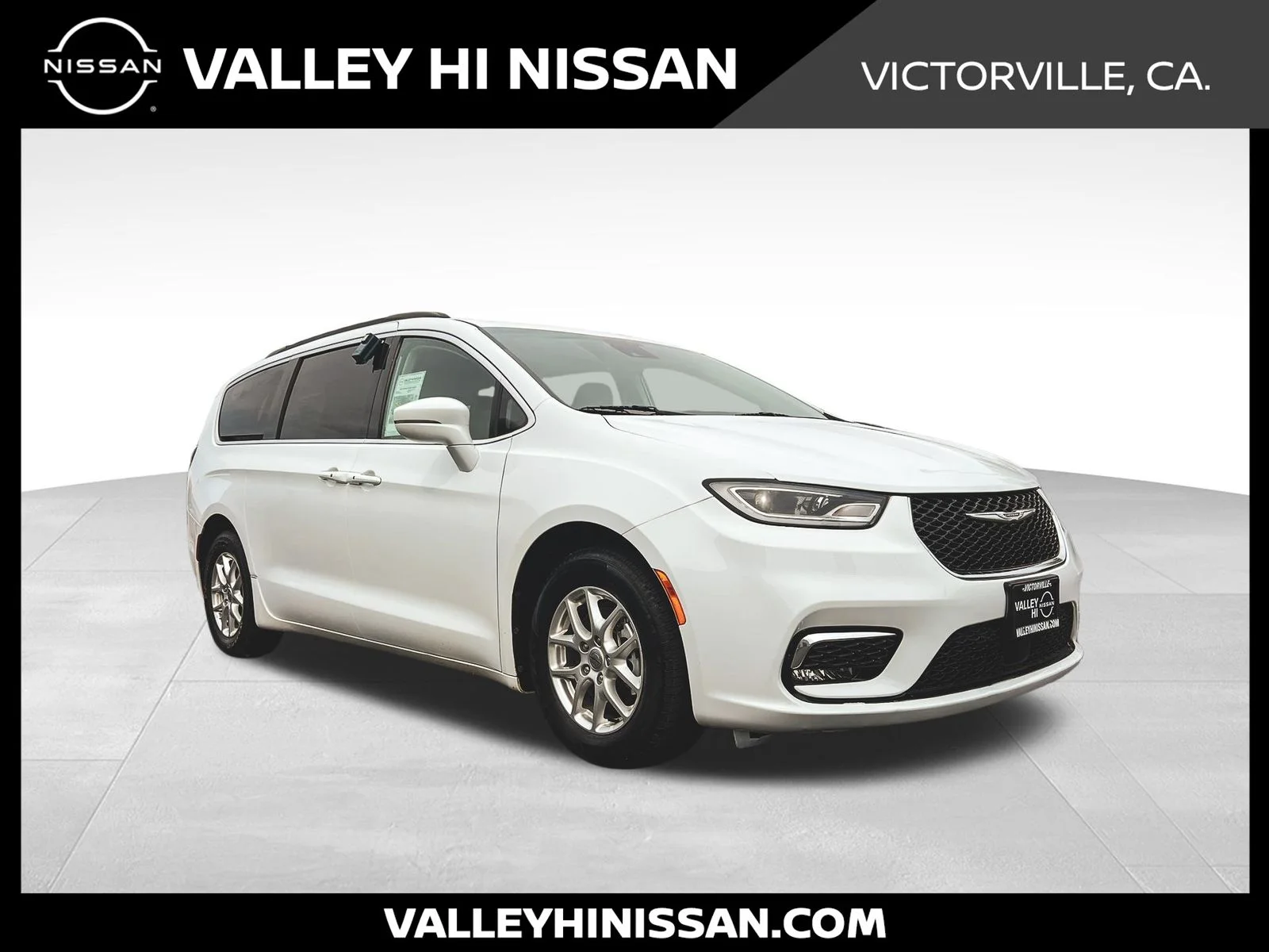 2022 Chrysler Pacifica Touring L's photo