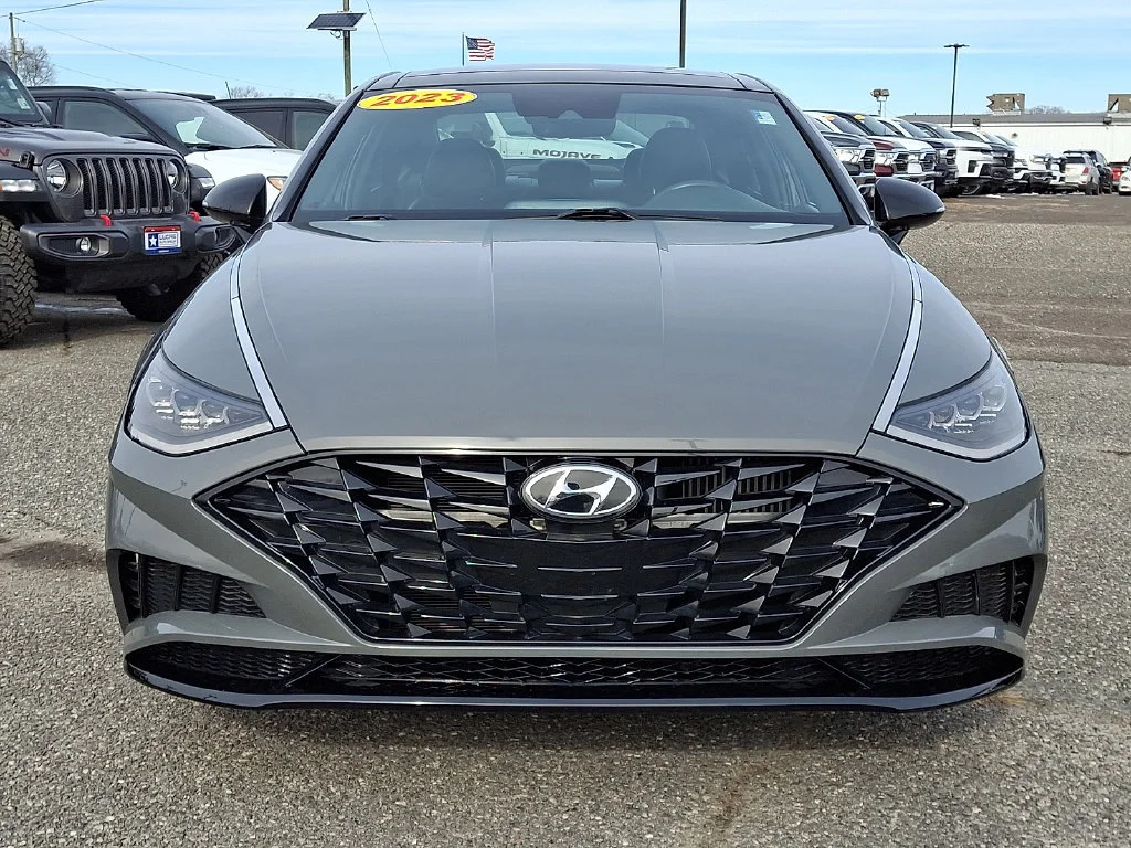 Used 2023 Hampton Gray Hyundai SEL Plus image 4